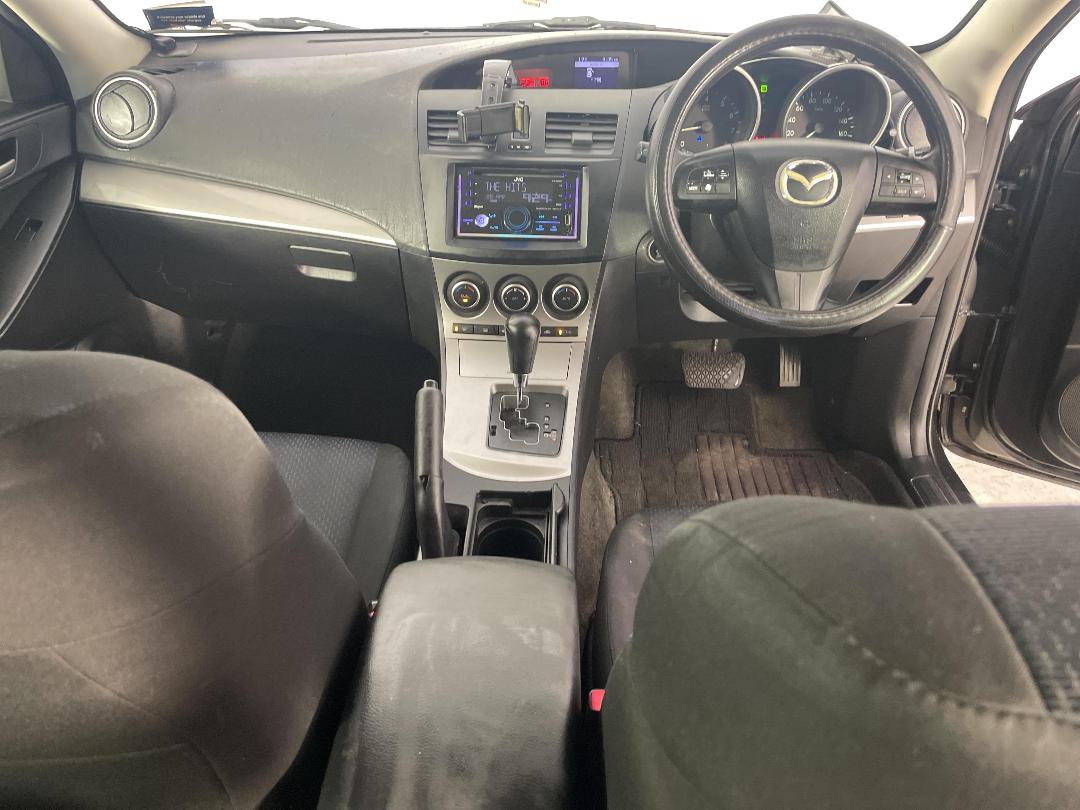 Photo '17' of Mazda Axela