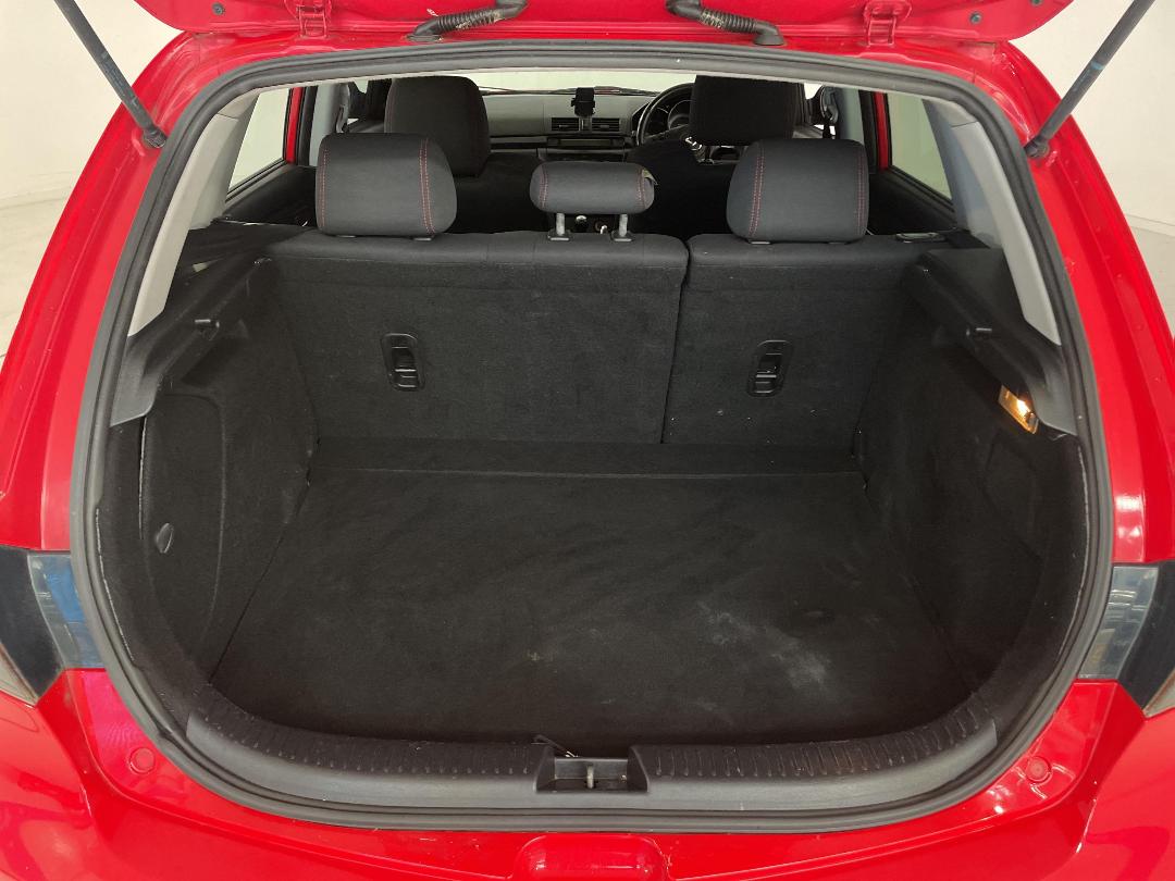 Photo '14' of Mazda Axela