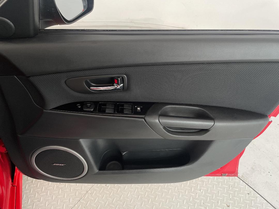 Photo '15' of Mazda Axela