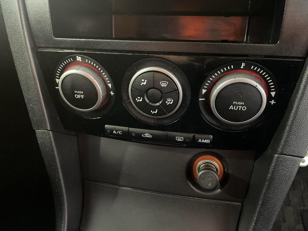 Photo '29' of Mazda Axela