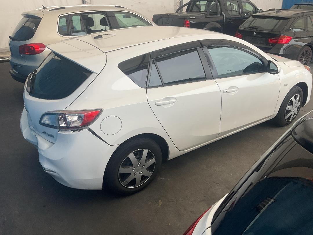 Photo '14' of Mazda Axela Photo '14' of Mazda Axela