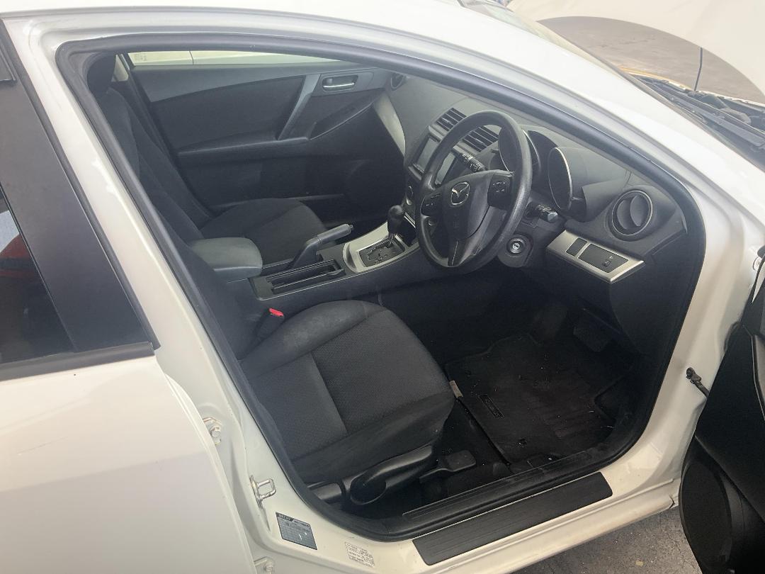 Photo '22' of Mazda Axela Photo '22' of Mazda Axela