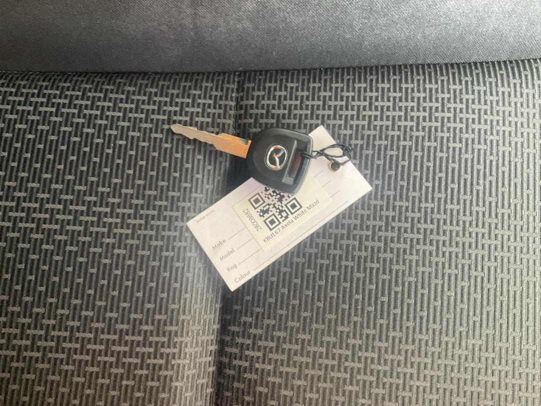 Photo '21' of Mazda Axela Photo '21' of Mazda Axela