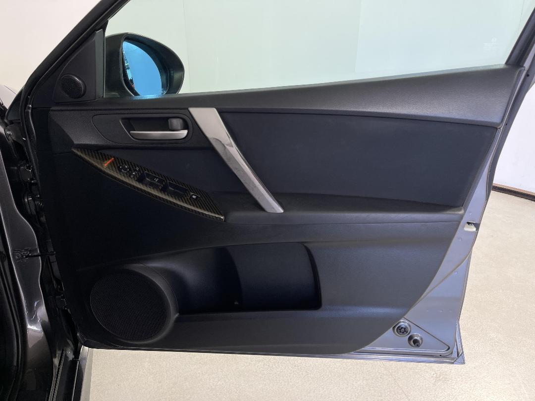 Photo '13' of Mazda Axela