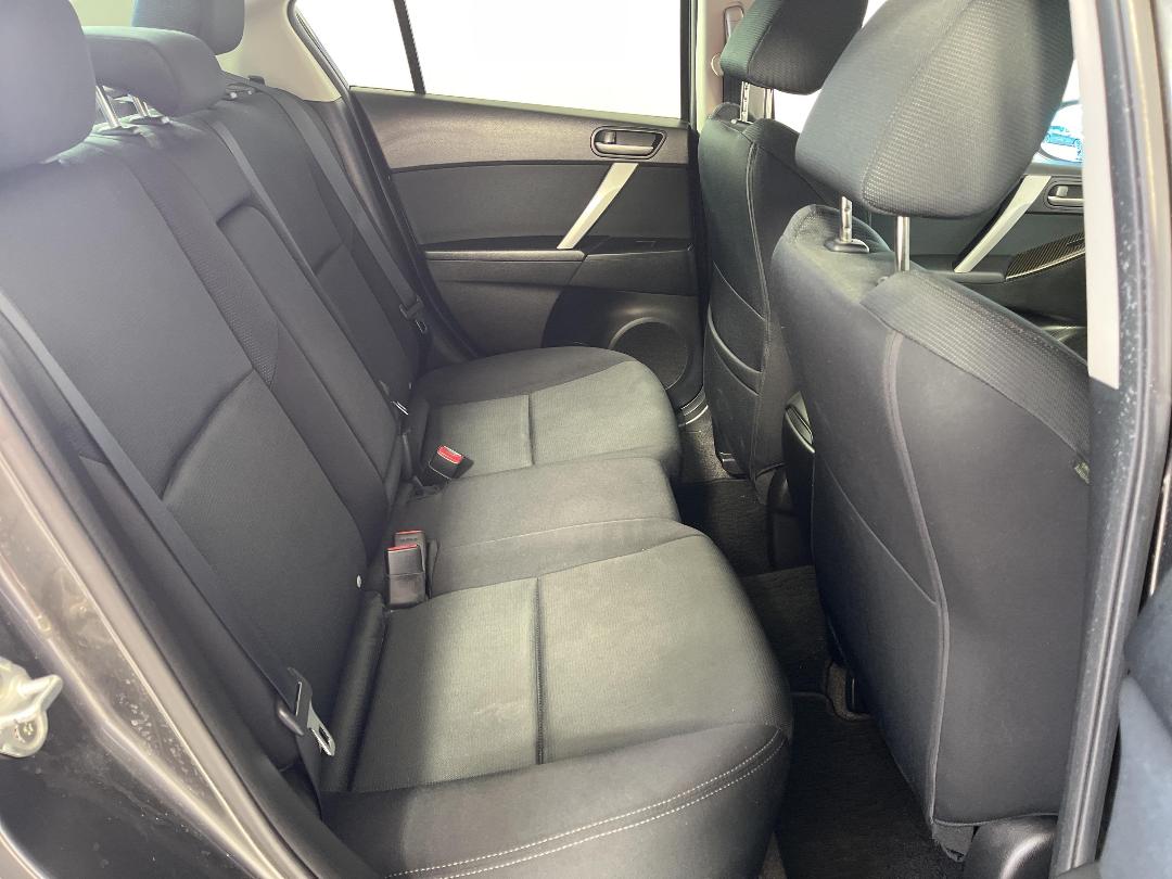 Photo '18' of Mazda Axela