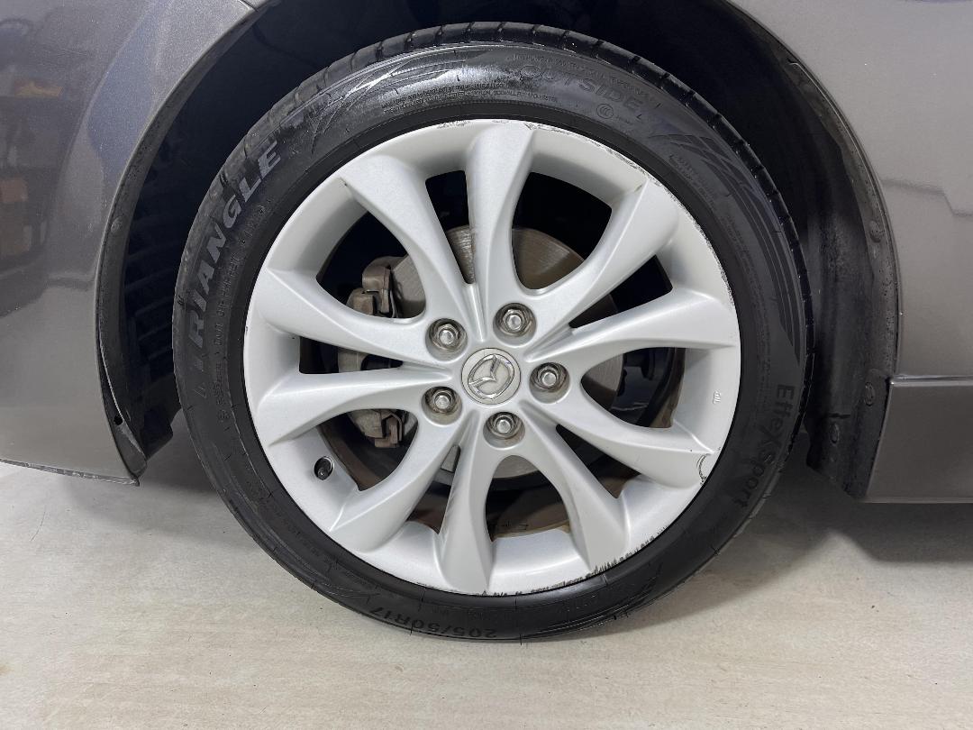 Photo '10' of Mazda Axela