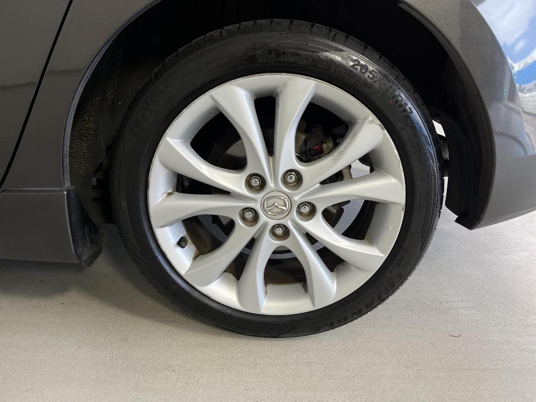 Photo '11' of Mazda Axela