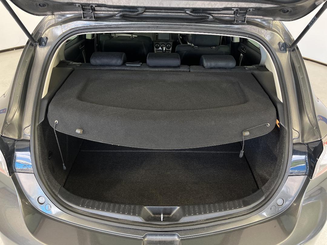 Photo '14' of Mazda Axela