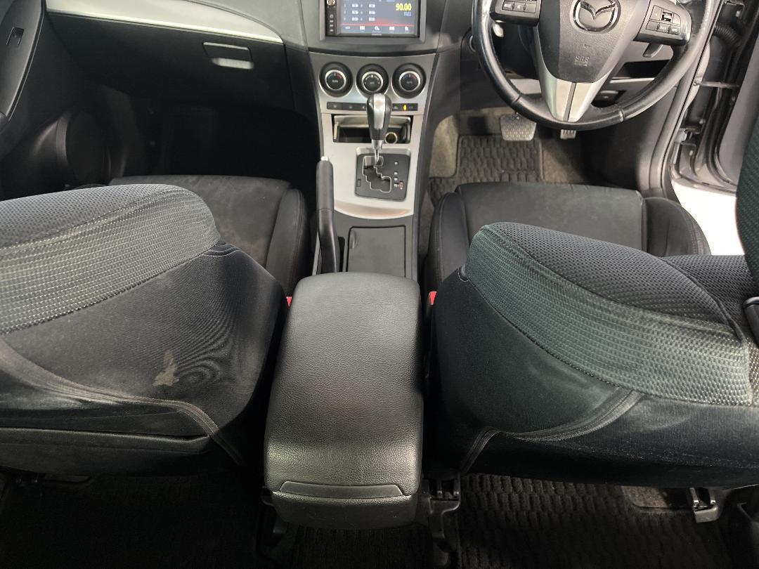 Photo '18' of Mazda Axela