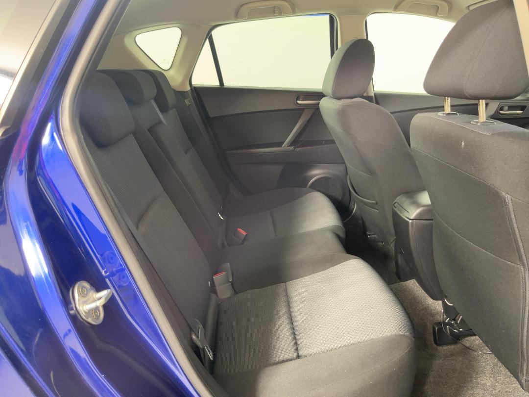 Photo '20' of Mazda Axela Photo '20' of Mazda Axela