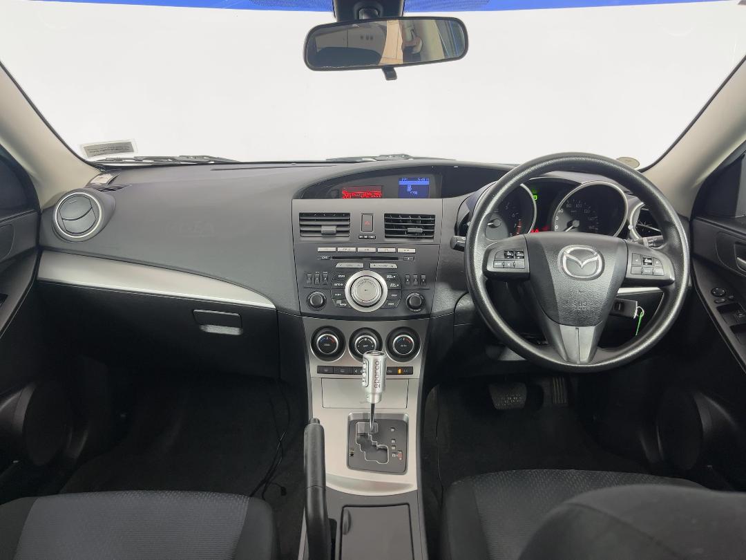 Photo '17' of Mazda Axela Photo '17' of Mazda Axela