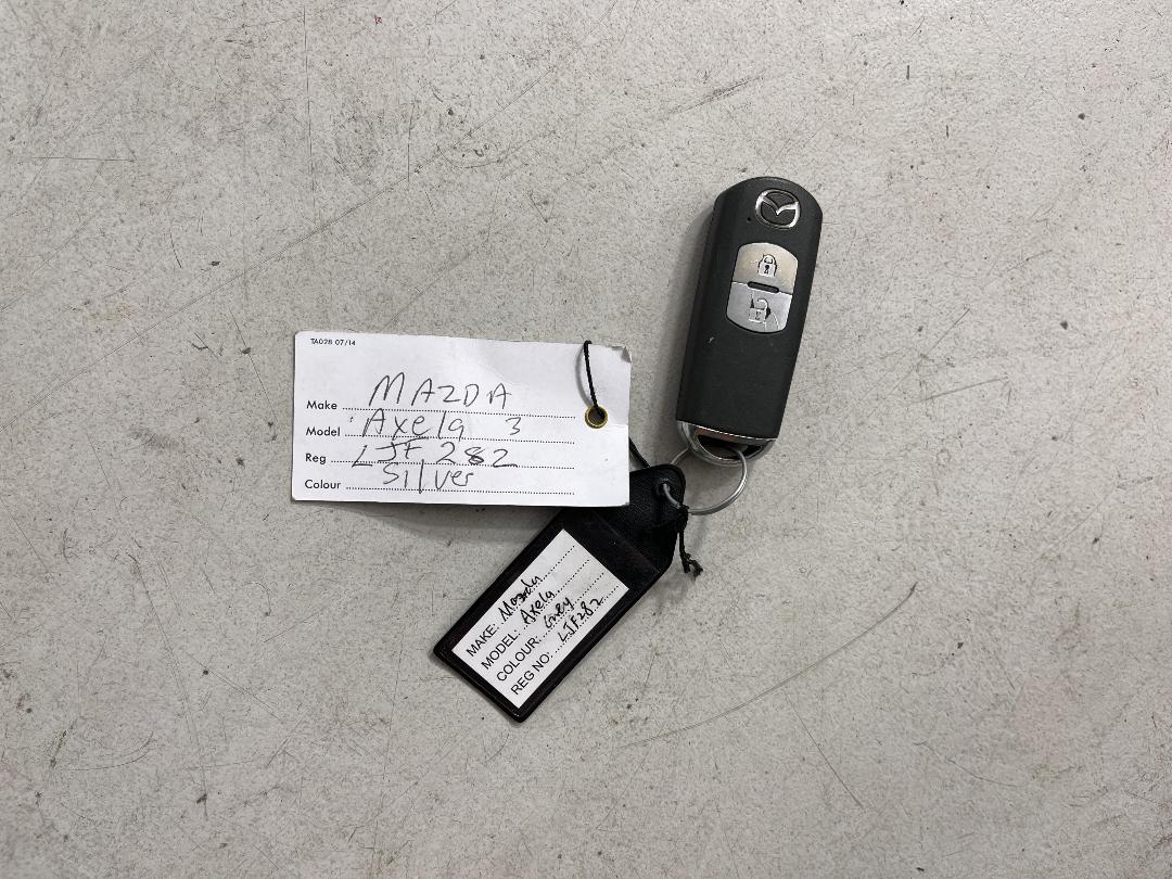 Photo '22' of Mazda Axela