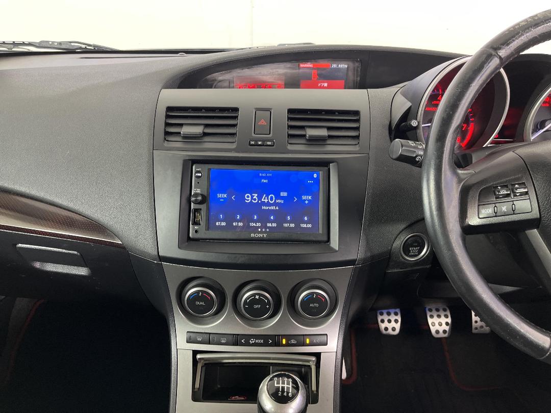 Photo '18' of Mazda Axela