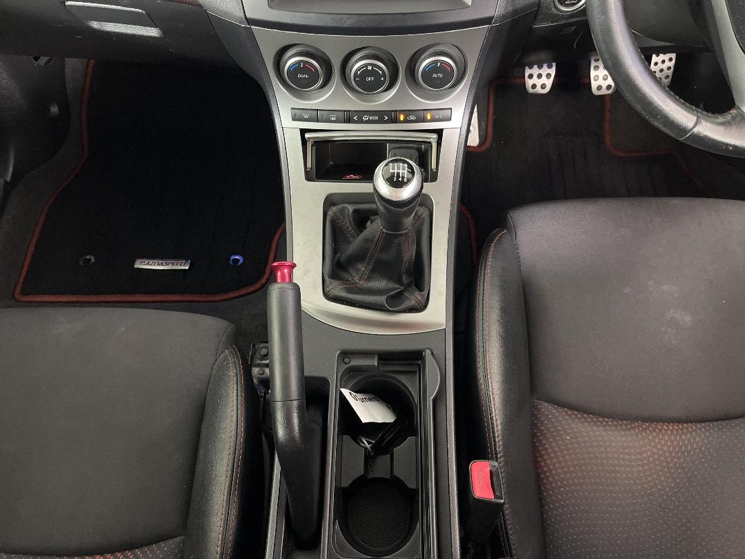 Photo '23' of Mazda Axela