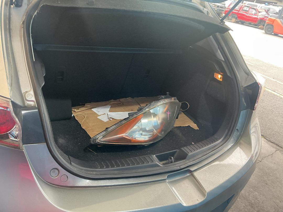 Photo '8' of Mazda Axela