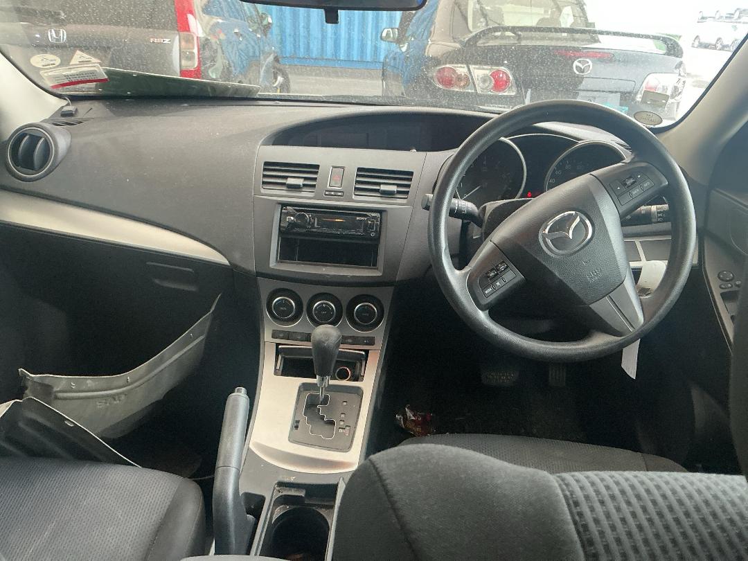 Photo '10' of Mazda Axela