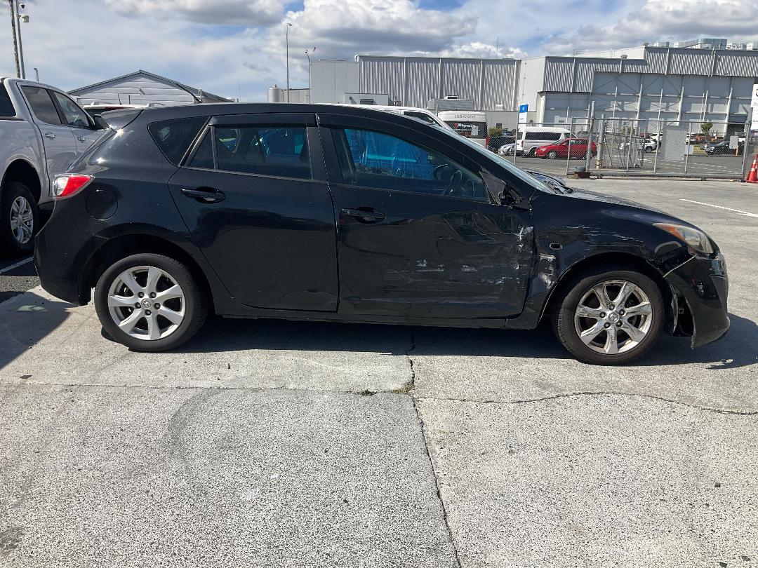 Photo '11' of Mazda Axela