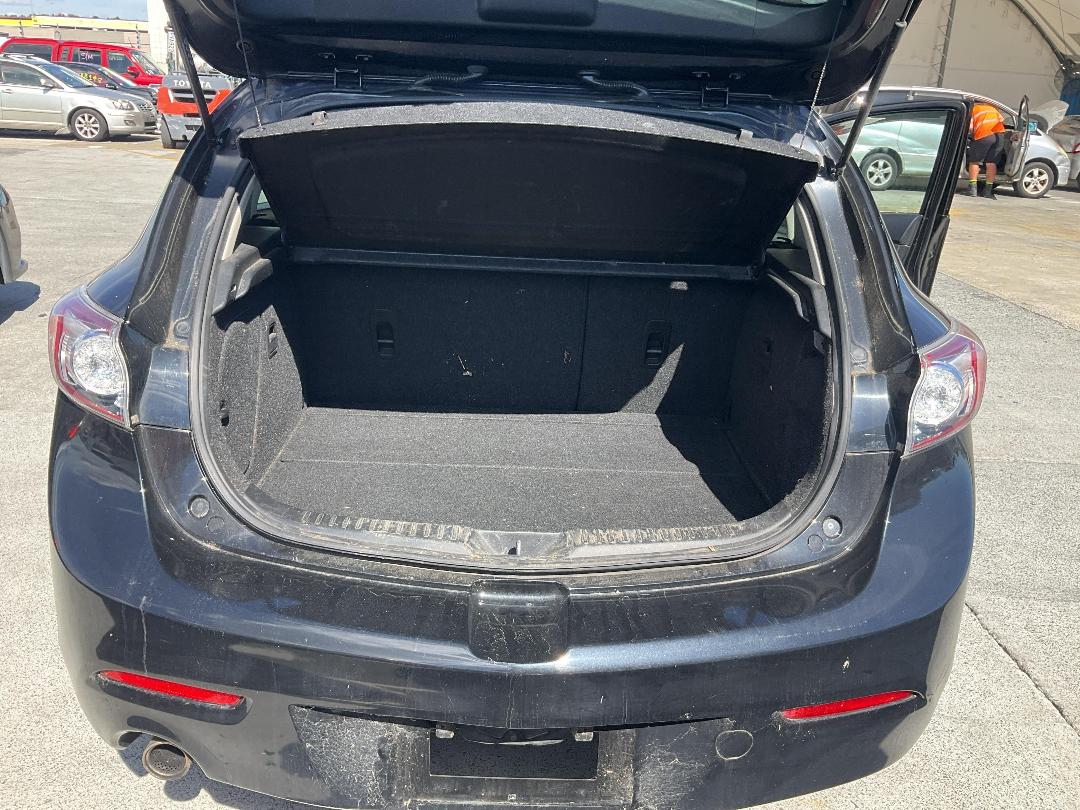 Photo '14' of Mazda Axela