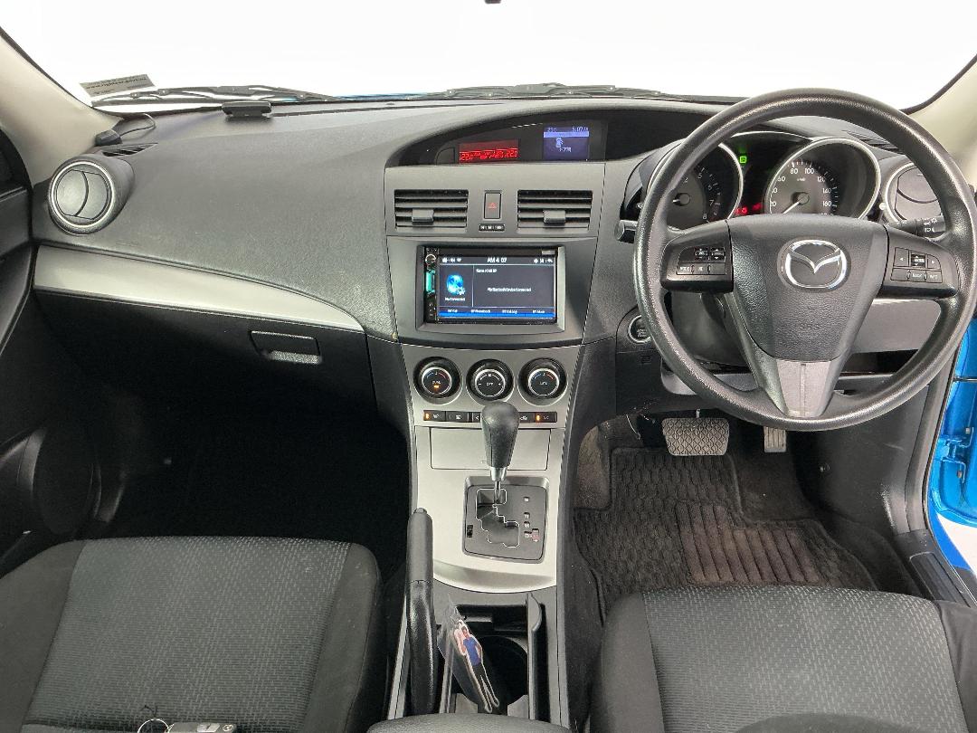 Photo '17' of Mazda Axela Photo '17' of Mazda Axela