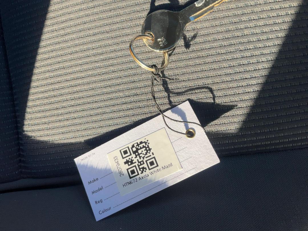 Photo '15' of Mazda Axela