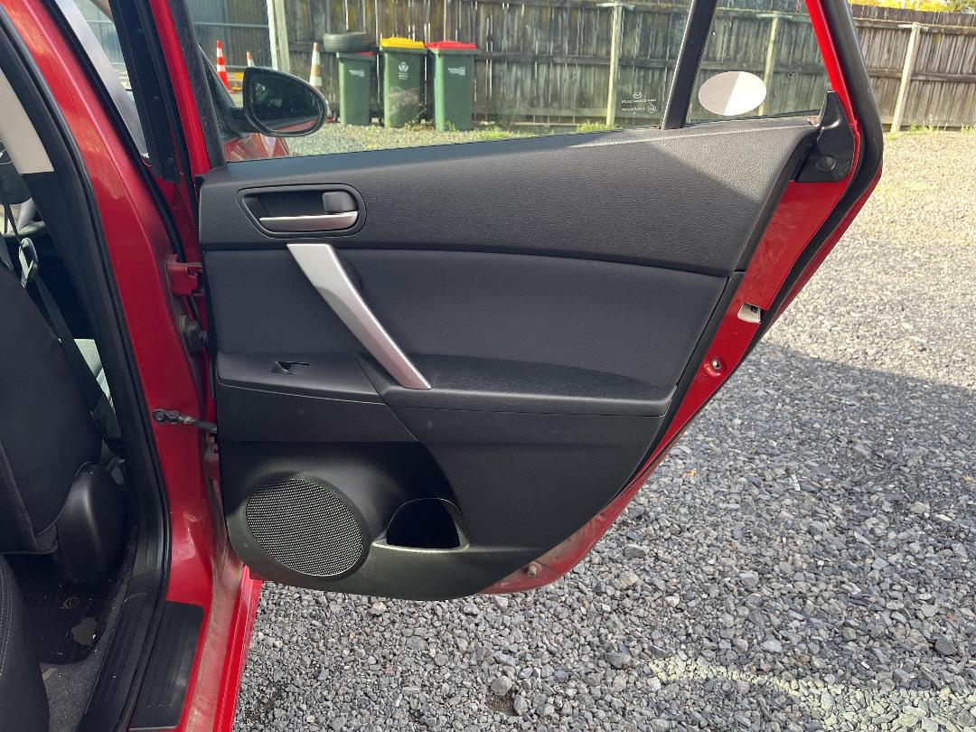 Photo '17' of Mazda Axela Sports Wagon Photo '17' of Mazda Axela Sports Wagon