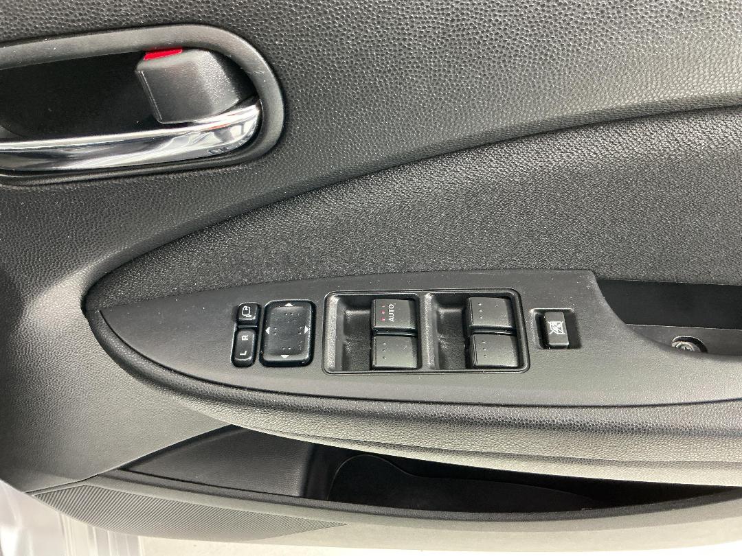 Photo '22' of Mazda Biante