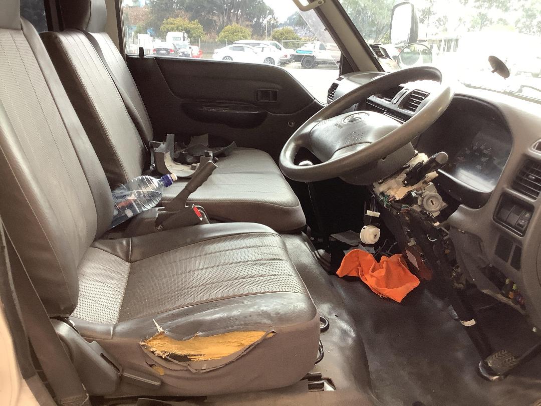 Photo '8' of Mazda Bongo