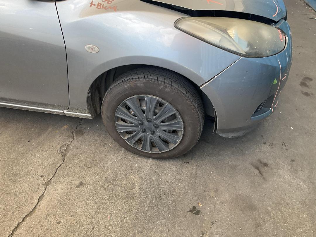 Photo '2' of Mazda Demio Photo '2' of Mazda Demio