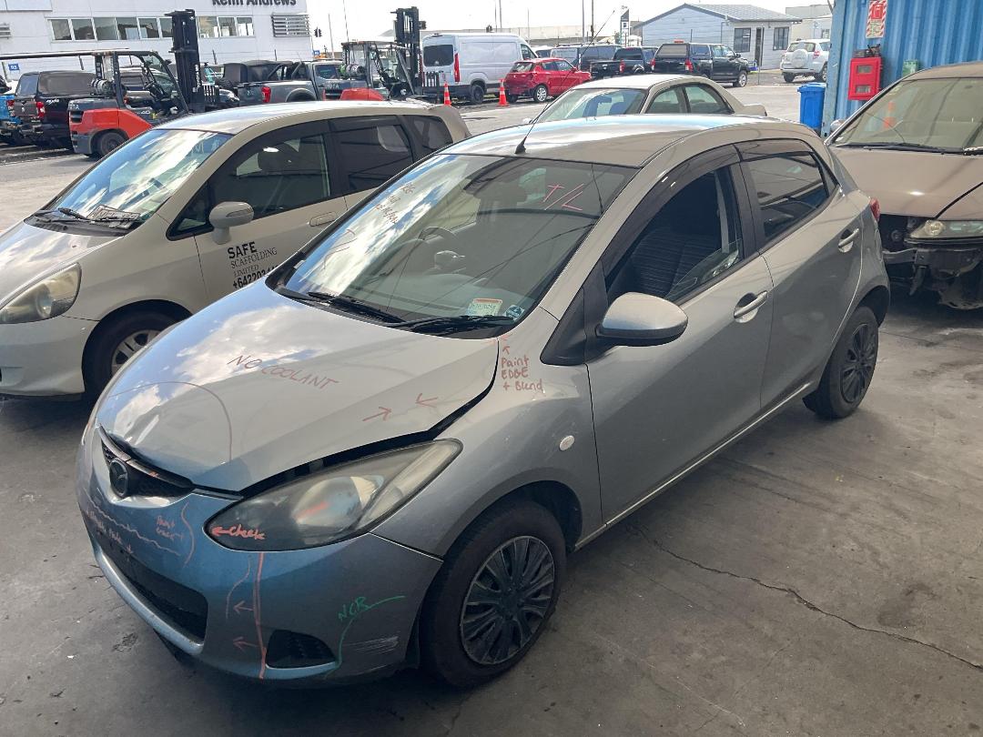 Photo '5' of Mazda Demio Photo '5' of Mazda Demio