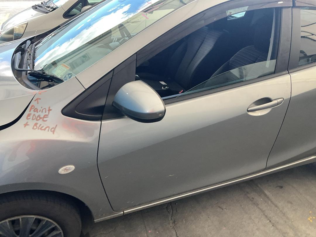 Photo '8' of Mazda Demio Photo '8' of Mazda Demio