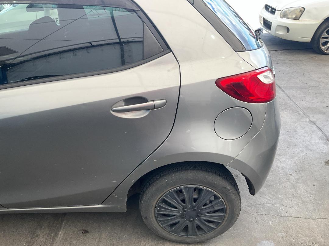 Photo '11' of Mazda Demio Photo '11' of Mazda Demio