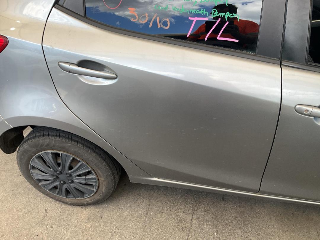 Photo '14' of Mazda Demio Photo '14' of Mazda Demio