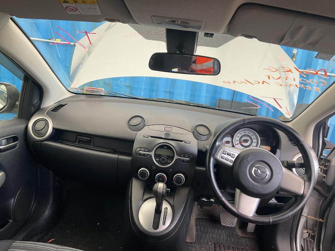 Photo '21' of Mazda Demio Photo '21' of Mazda Demio