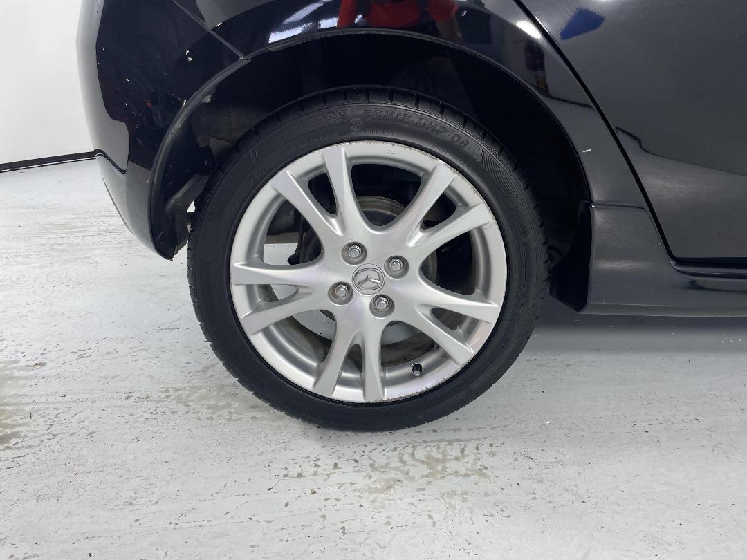 Photo '12' of Mazda Demio