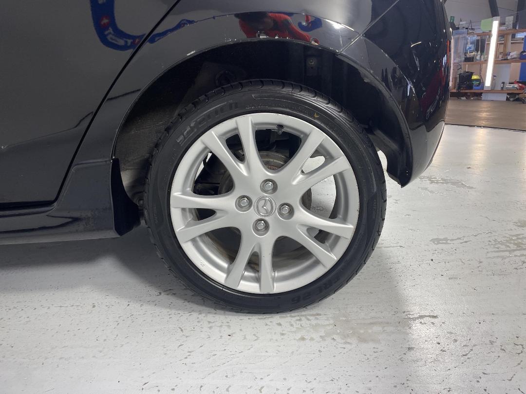 Photo '11' of Mazda Demio