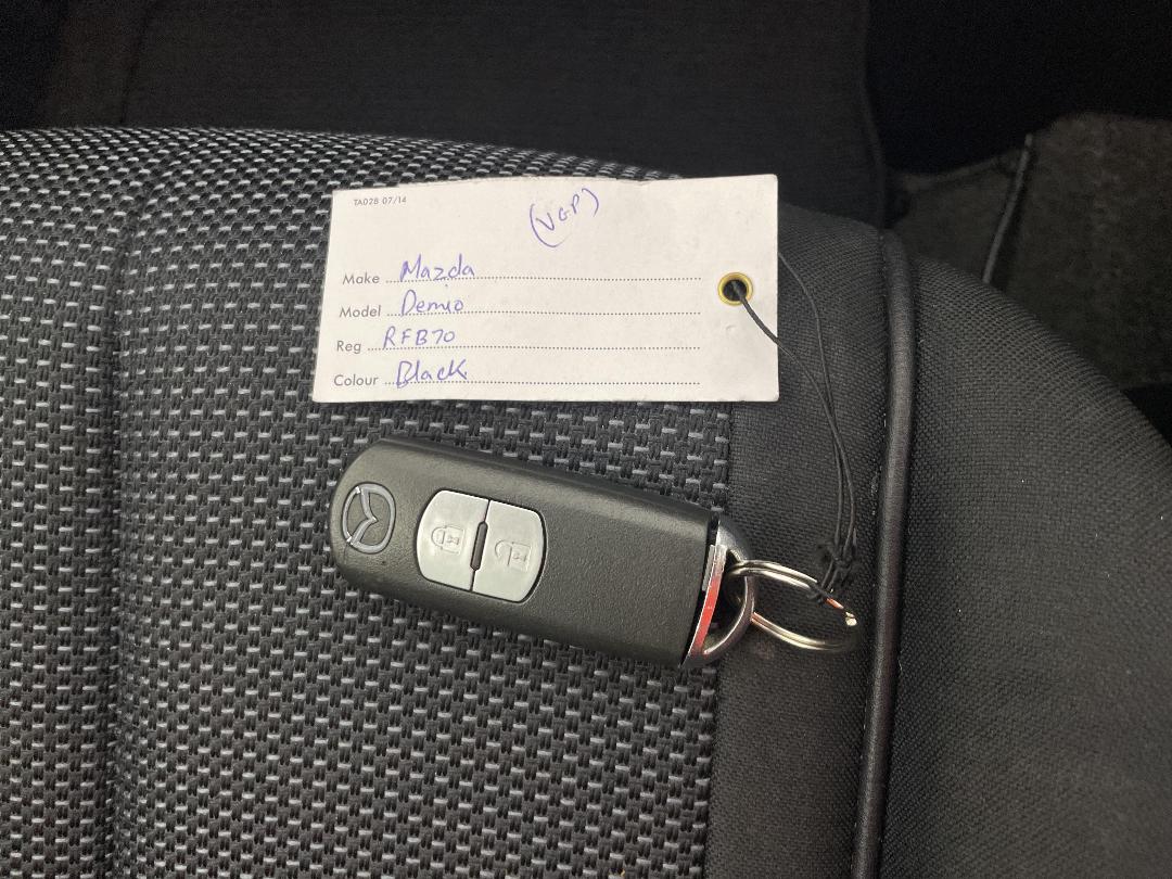 Photo '22' of Mazda Demio