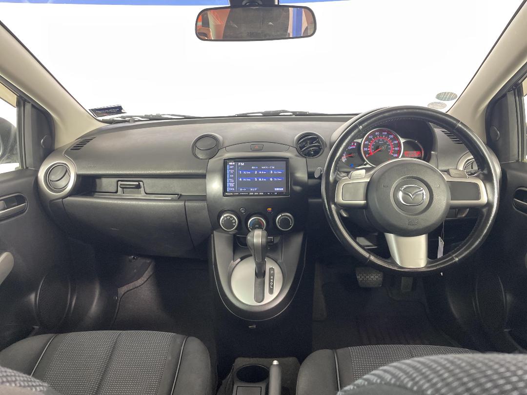 Photo '17' of Mazda Demio