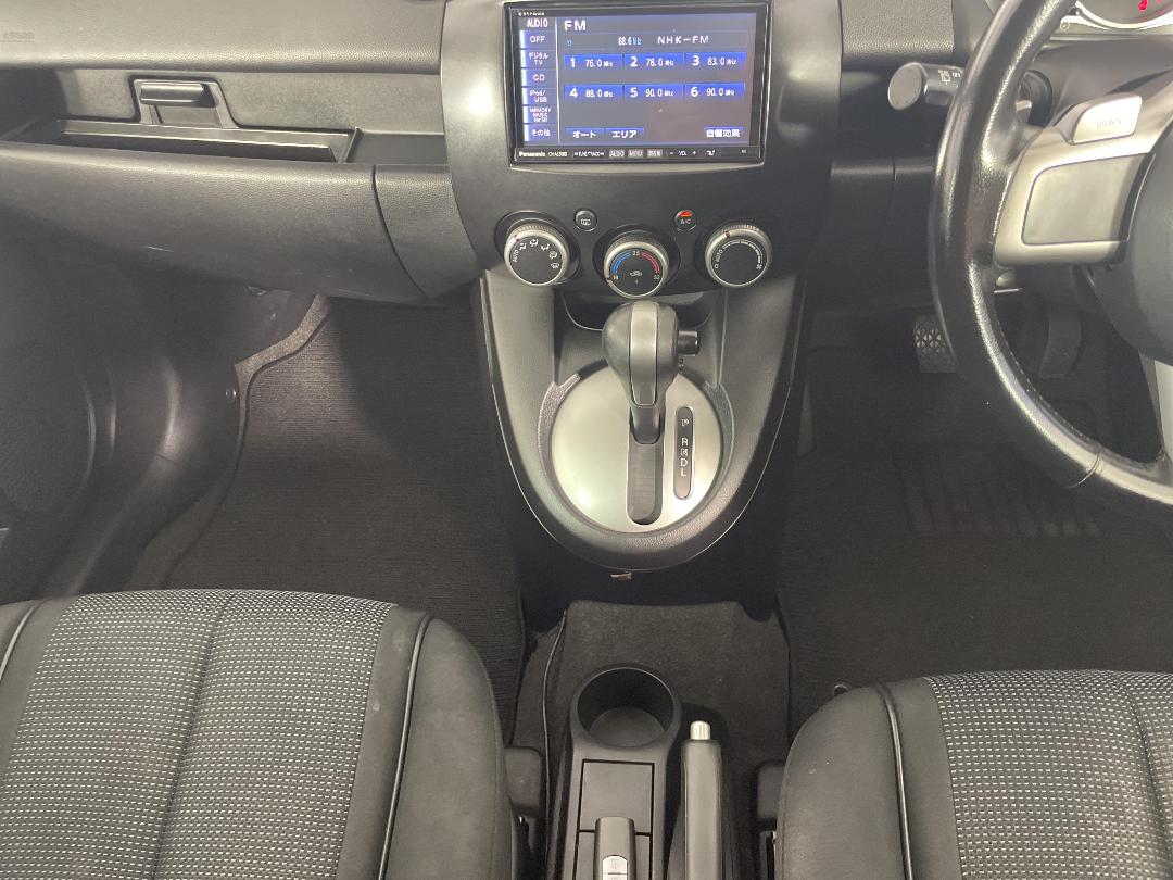 Photo '18' of Mazda Demio