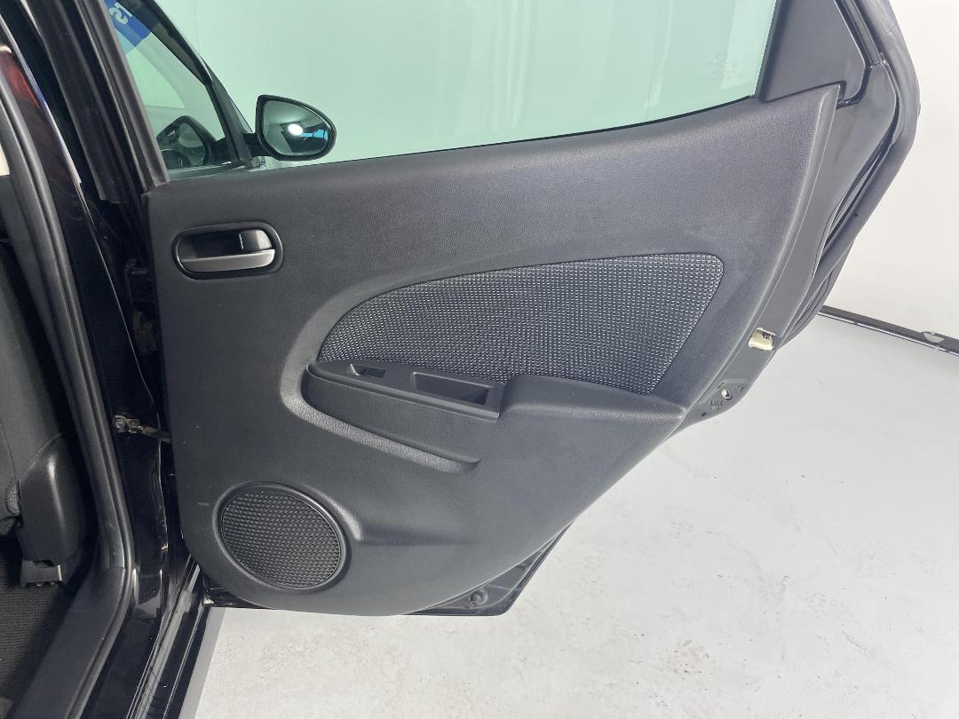 Photo '19' of Mazda Demio