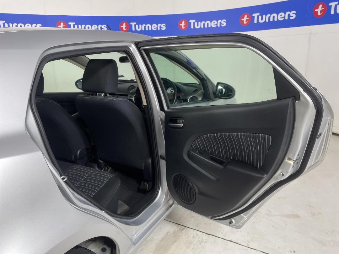 Photo '19' of Mazda Demio