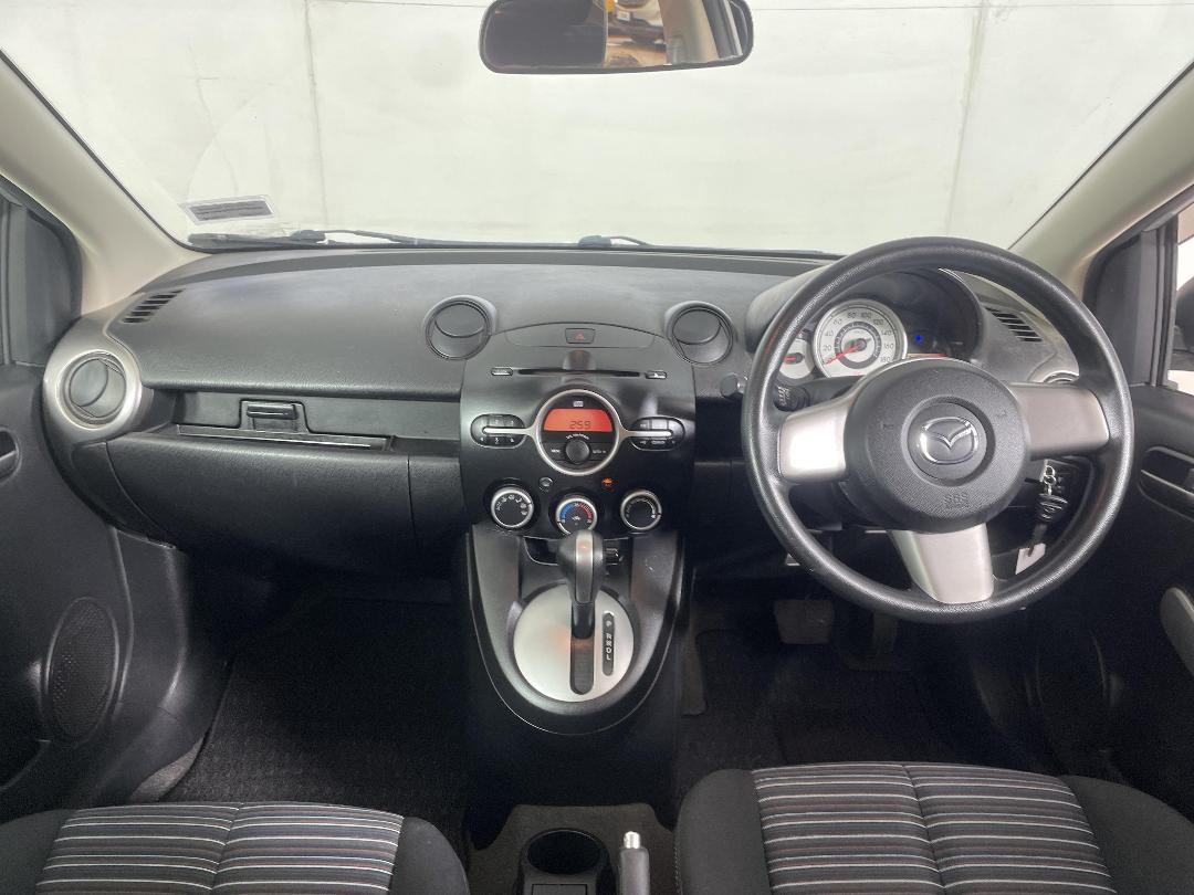 Photo '17' of Mazda Demio