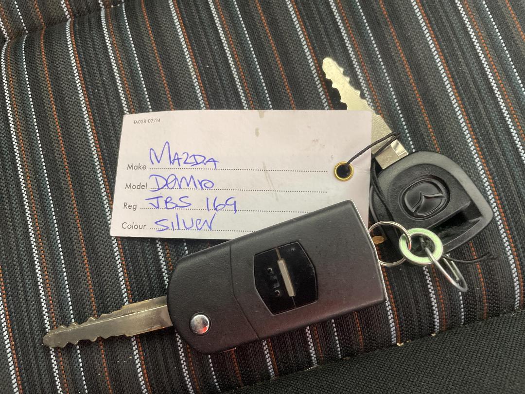 Photo '22' of Mazda Demio