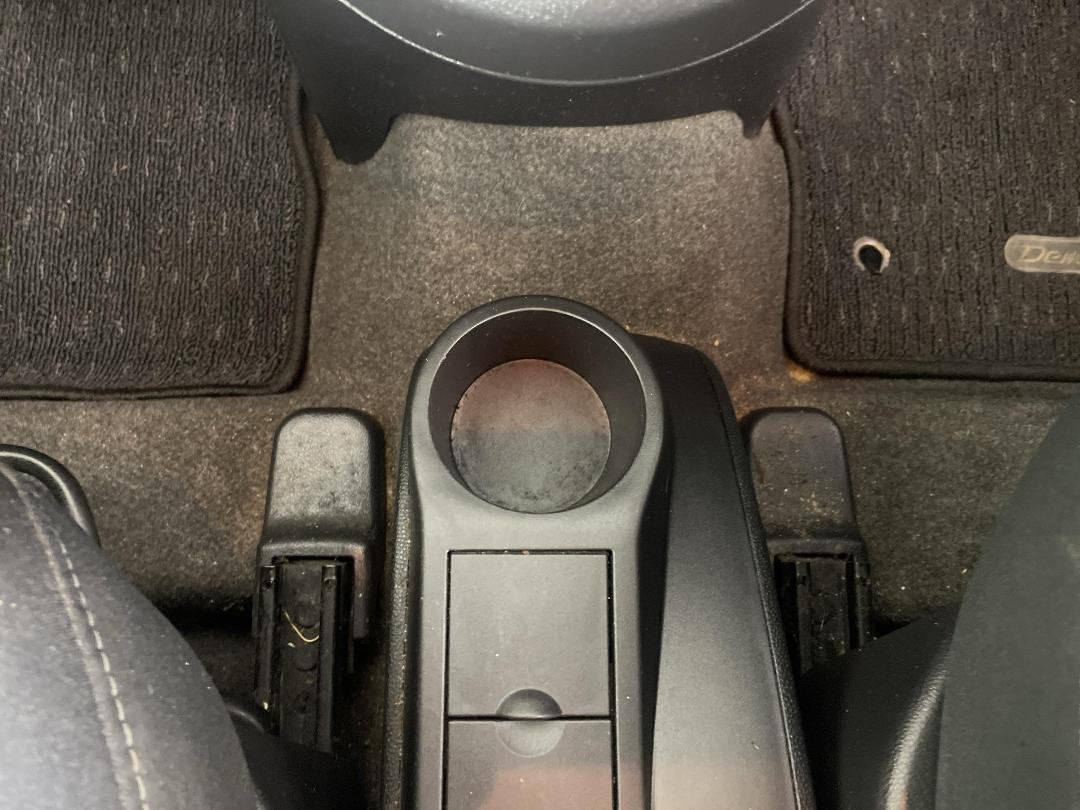 Photo '23' of Mazda Demio