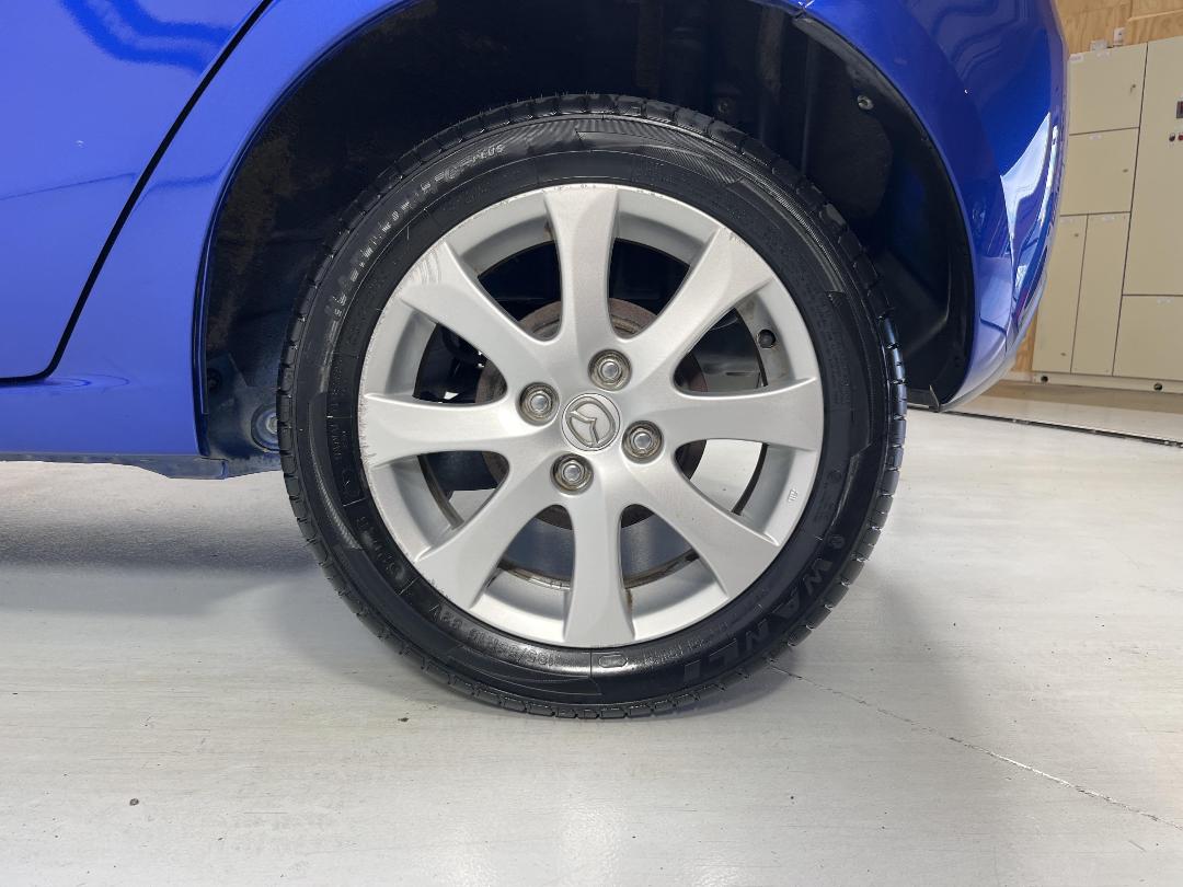 Photo '11' of Mazda Demio Photo '11' of Mazda Demio