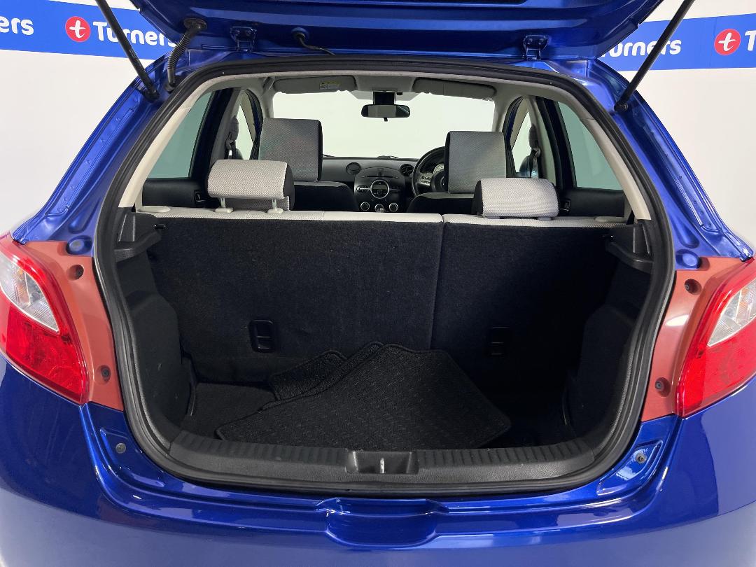 Photo '14' of Mazda Demio Photo '14' of Mazda Demio