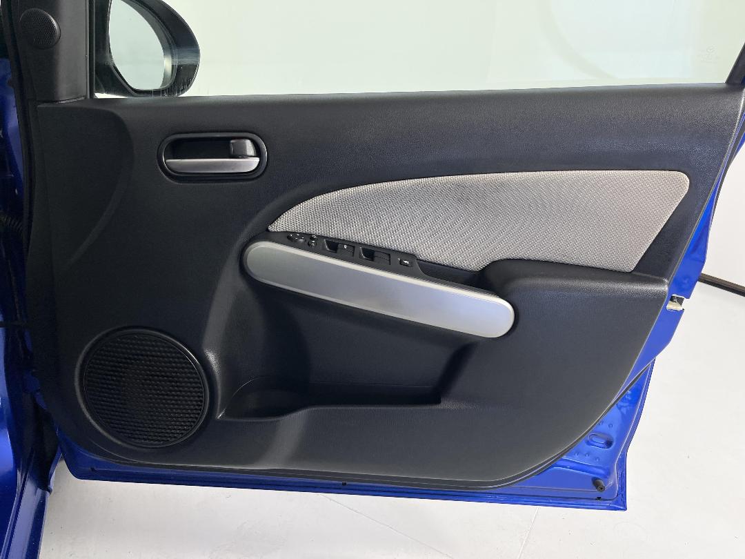 Photo '15' of Mazda Demio Photo '15' of Mazda Demio