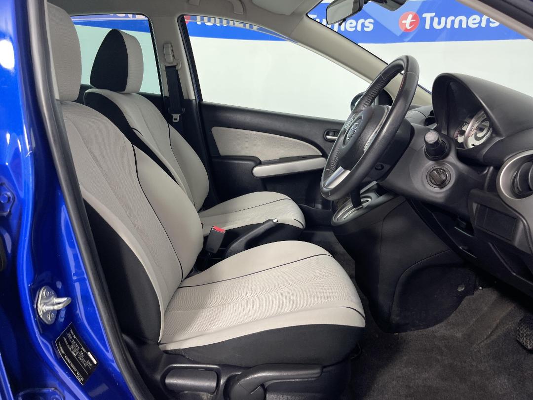 Photo '16' of Mazda Demio Photo '16' of Mazda Demio