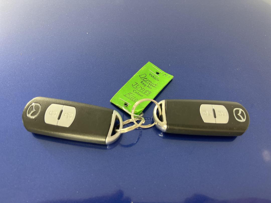 Photo '22' of Mazda Demio Photo '22' of Mazda Demio