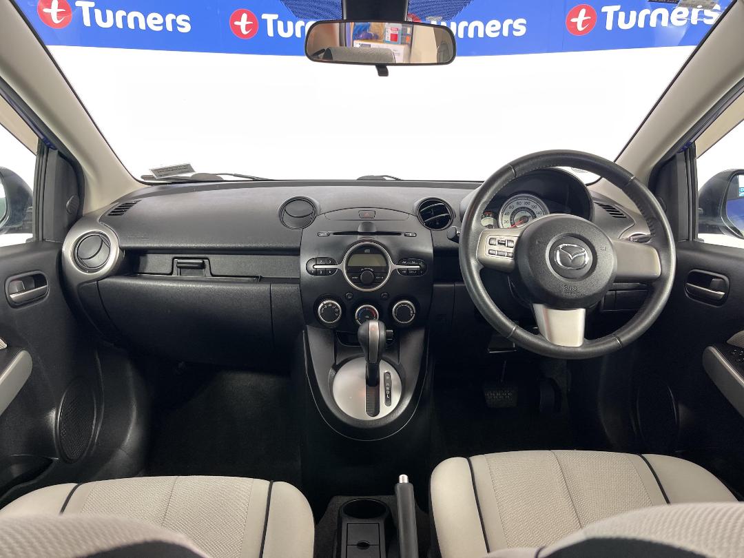 Photo '17' of Mazda Demio Photo '17' of Mazda Demio