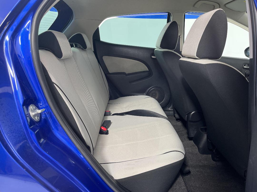 Photo '20' of Mazda Demio Photo '20' of Mazda Demio